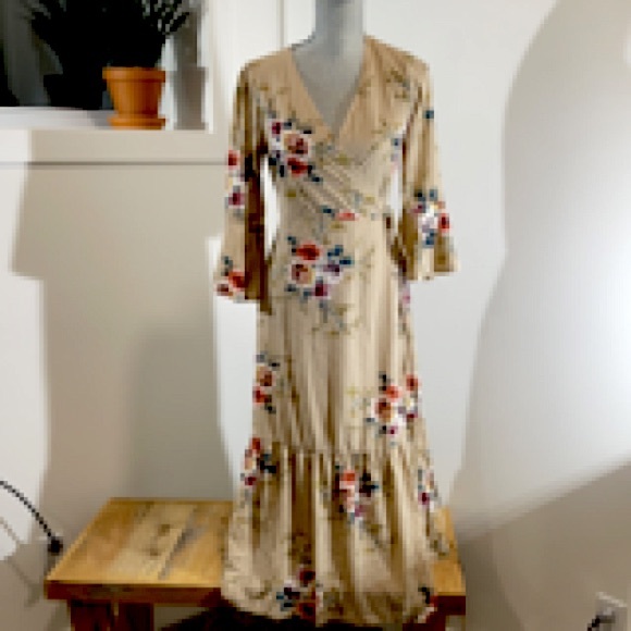 Floral Wrap Dress -like new condition - Picture 1 of 1